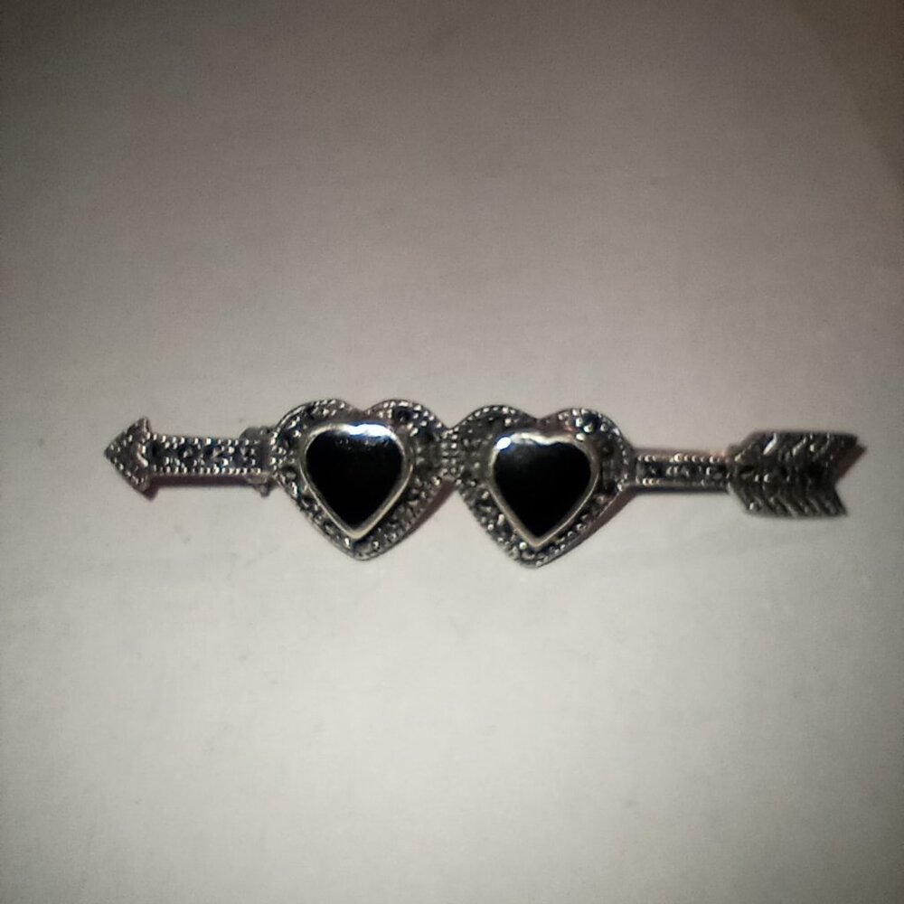 Sterling Silver Round Marcasite & Onyx Double-Hearts & Arrow Brooch Pin